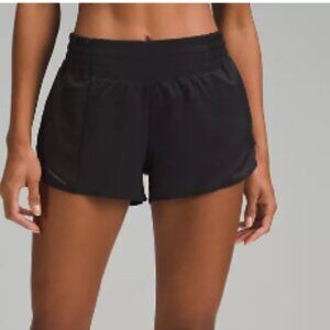 Lululemon Hotty Hot High rise Lined Short 2.5" sz 6 Colour Black